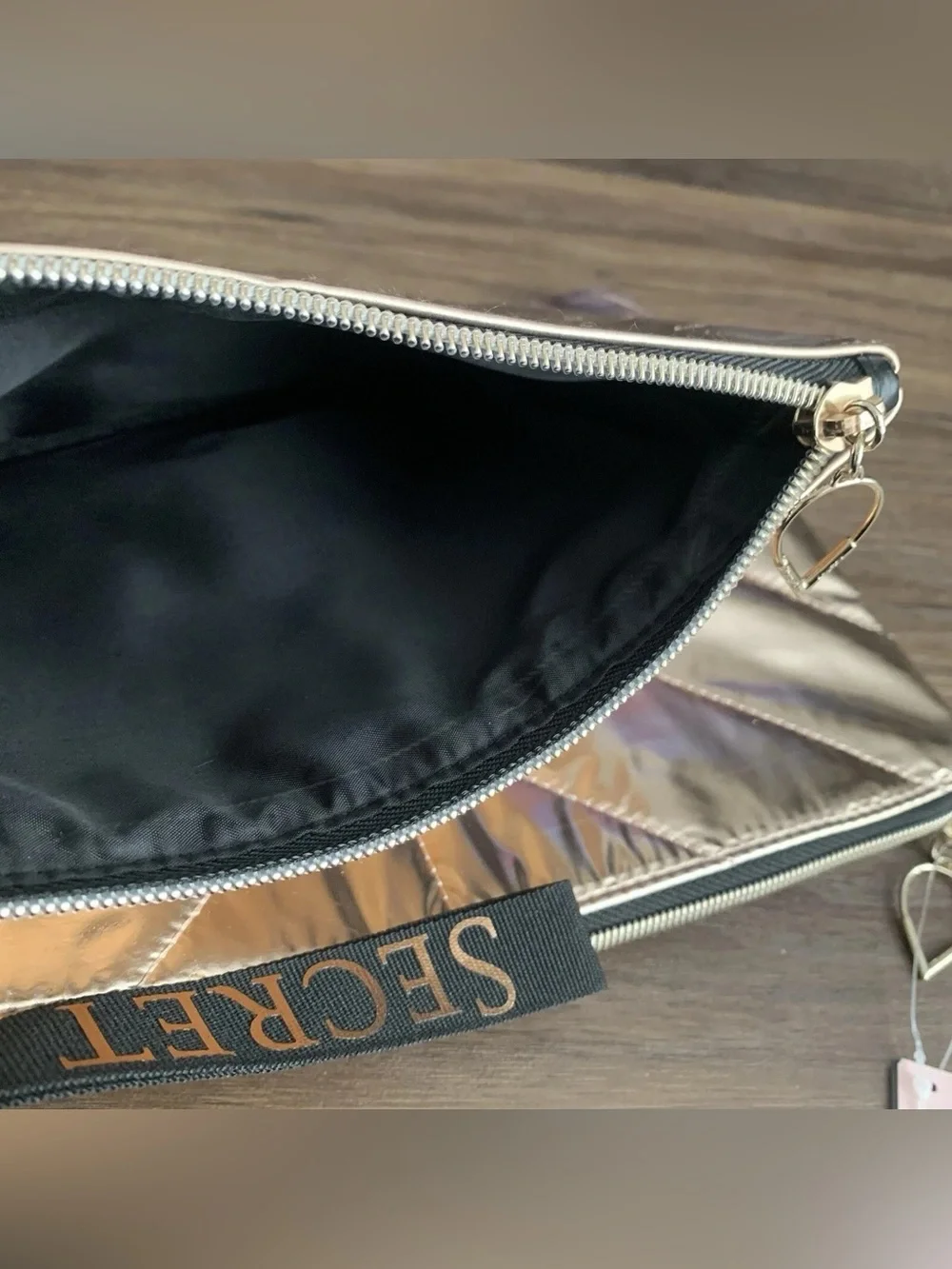 Victoria’s Secret Rose Gold Metallic 2-Piece Cosmetic Makeup Bag Set NWT Wristle